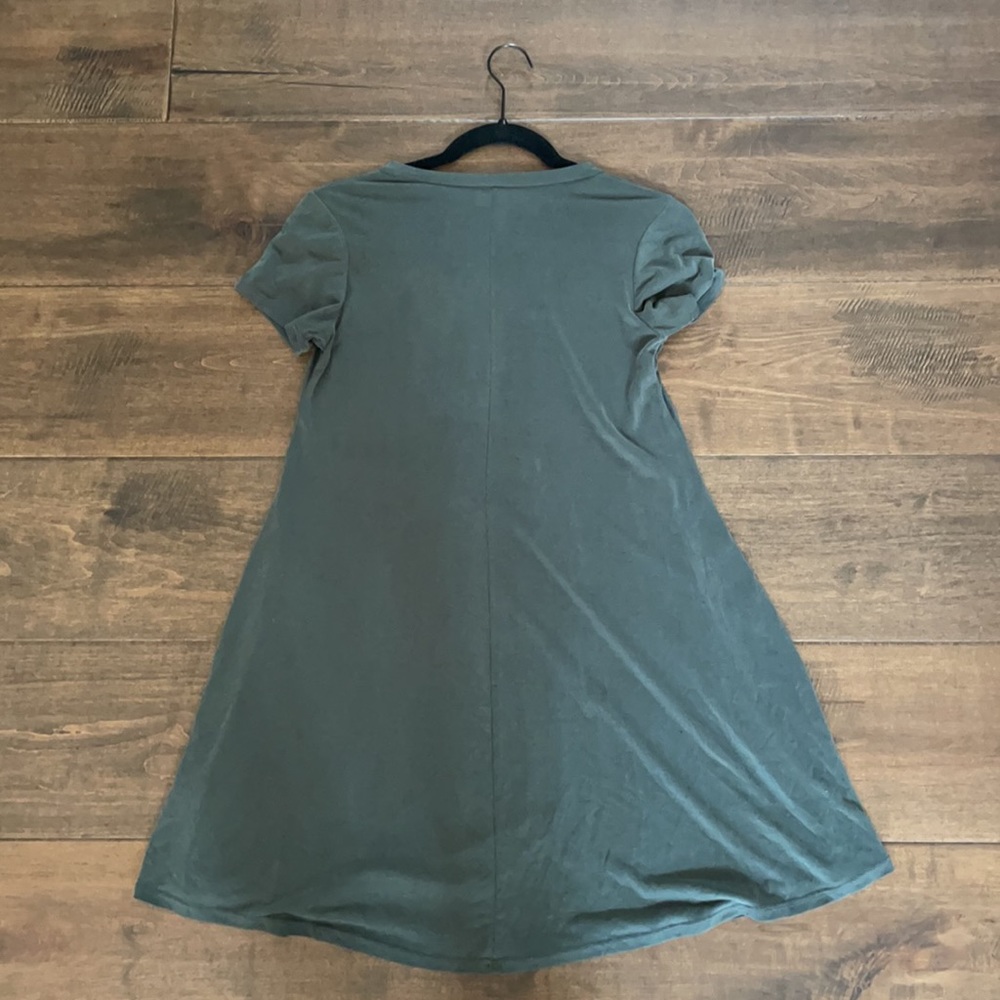 Dress - Picture 3 of 3
